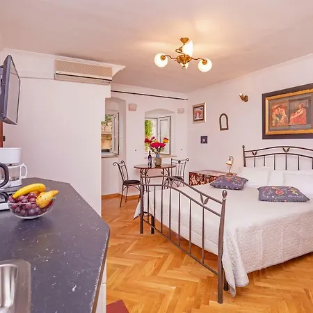 Cathedral Apartment