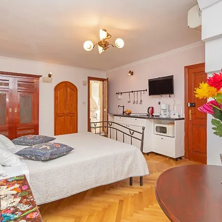 Cathedral Apartment